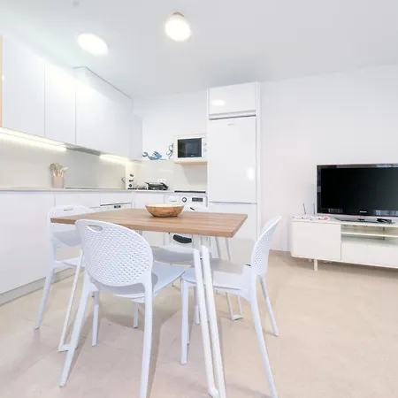 Essence Del Carmen - By Lanzarote * Puerto del Carmen (Lanzarote)