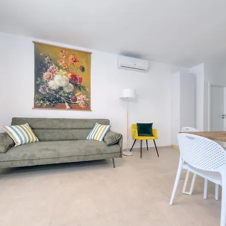 Essence Del Carmen - By Lanzarote * פוארטו דל כרמן